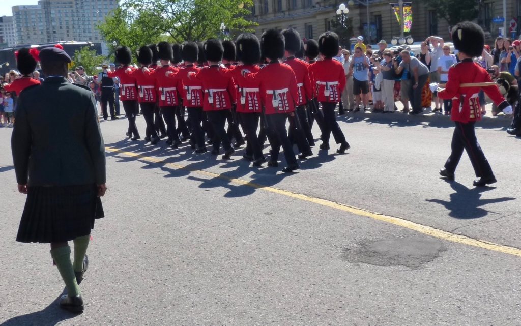 07.19._Ottawa.Wachablösung m. Schotte