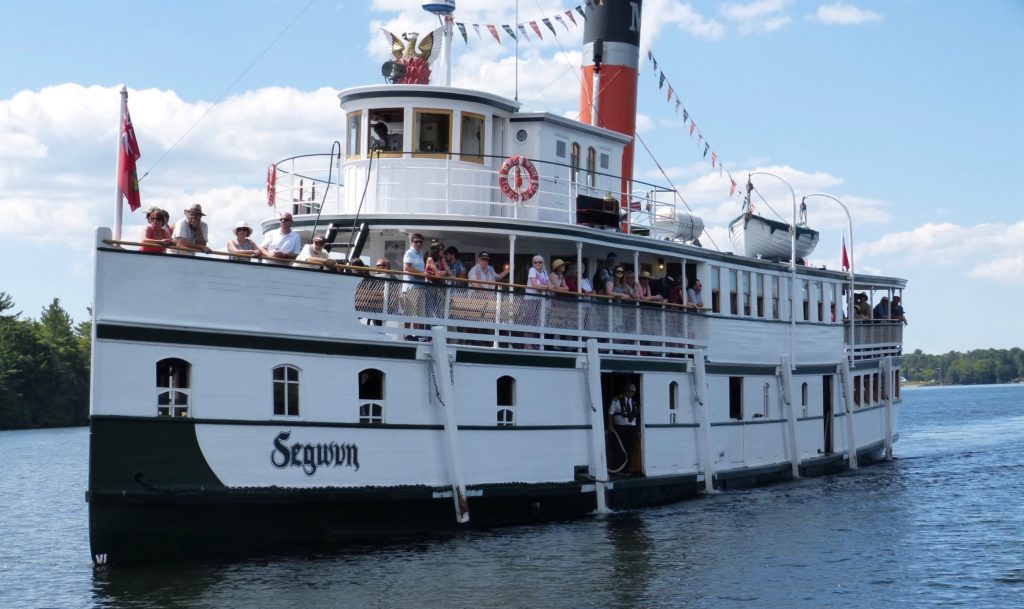 Gravenhurst_das Schiff Segwun auf dem Muskoka Lake